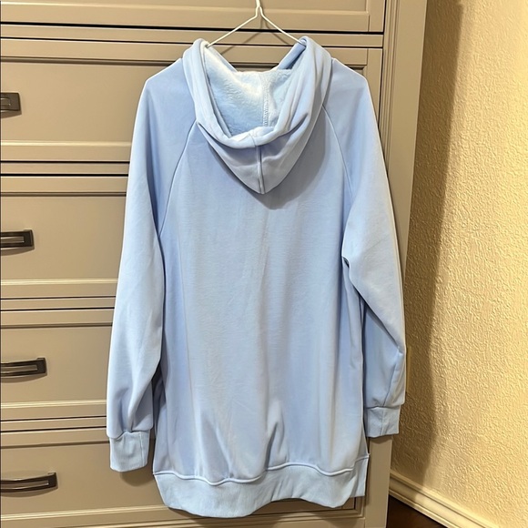 Light Blue Longer Hoodie “Warmy” with Front Pocket - Picture 3 of 6